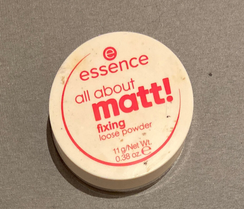 essence 
all about 
matt! 
fixing 
loose powder 
11 wt. 
0.38 oz. e 